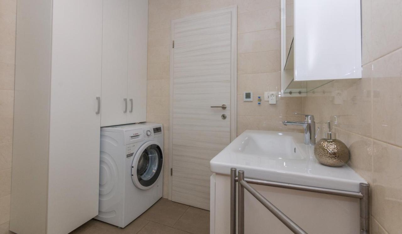Adria Krk Apartment Krk Town Eksteriør billede